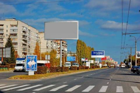 Билборд A в Луцке, 3x6  пр.-т.Соборності,11 (розділова смуга) від Там Таму фото 1