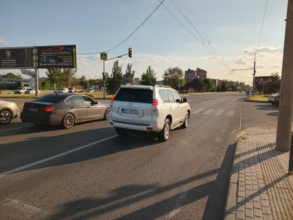 Билборд A в Днепр (Днепропетровск), 3х6  ж\м Красный Камень-Наб. Заводская (на разделителе)/ из центра, правая плоскость фото 1