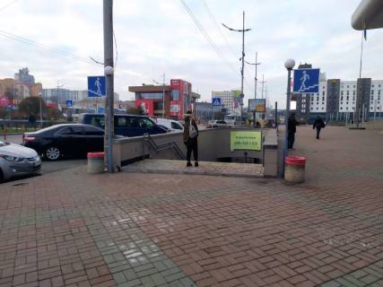 Нестандарт A в Киеве, 2,5x1,5  Південний вокзал – Січеславська вул. (Ползунова) (Мокра вул. (Кудряшова)), зупинка, в центр, права фото 1