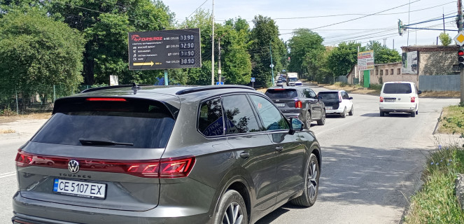 Billboard B in Kam'yanets-Podilsky, 3х6  perehresta st. Privokzal'na ta D.Galic'kogo Photo 1