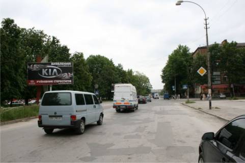 Билборд A в Каменец-Подольском, 3х6  перехрестя пр.Грушевського та вул.Пушкінська фото 1