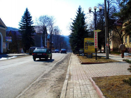 Citylight A in Yaremche, 1,2x1,8  Trasa N-09 Mukacevo-L'viv, Svobodi, Gastronom Aremce, napramok ruhu na Bukovel' Photo 1