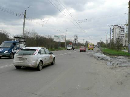 Білборд, Бігборд (Борд)  B у Буковелі Івасюка-Паркова, напрямок руху зі сторони вул.Тисменецька (АЗС УкрТатНафта, ресторан Легенда) в сторону вул.Миру, Миколайчука (супермаркети Арсен, Епіцентр) Фото 1