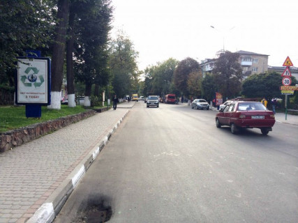 Ситилайт B в Надворной, 1,2x1,8  Грушевського, супермаркет 555, маг.Делікат, напрямок руху до міської лікарні, с.Пнів, Пасічна, Зелена, Бистриця фото 1