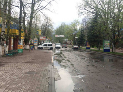 Ситискролл A в Яремче, 1,2x1,8  Траса Н-09 Мукачево-Львів, Свободи, супермаркет Вопак, напрямок руху на Буковель фото 1