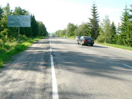 Билборд B в Лоєвій, 3x6  Траса Н-09 Мукачево-Львів, с.Лоєва 4 км. перед Надвірною, біля кафе "Смерічка", напрямок руху на Івано-Франківськ фото 1