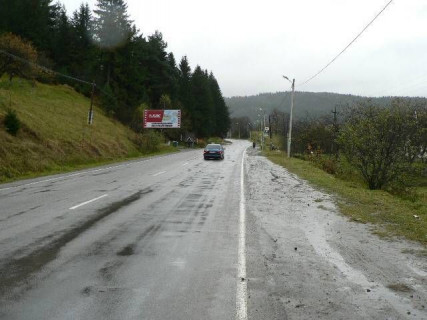 Билборд B в Яремче, 3x6  Траса Н-09 Мукачево-Львів, виїзд з міста в сторону Буковеля, джерело, автозупинка, напрямок руху на Буковель фото 1