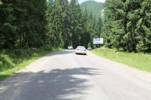 Билборд A в Буковеле, 3x6  Траса Н-09 Мукачево-Львів, дорога на Буковель (с.Поляниця), 450 м після повороту з траси, напрямок руху на Буковель фото 1