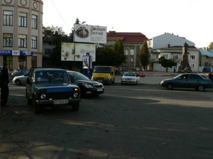 Сiтiлайт A у Надвірній, 1,2x1,8  Майдан Шеченка, ТЦ Квадрат, маг.Камея, ліворуч Фото 1