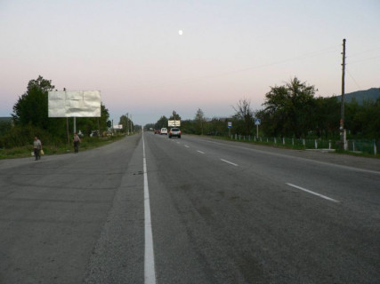Билборд B в Стримбі, 3x6  Траса Н-09 Мукачево-Львів, с.Стримба 1 км. після Надвірної, автозупинка, СТО, Шиномонтаж,  напрямок руху на Яремче, Буковель фото 1