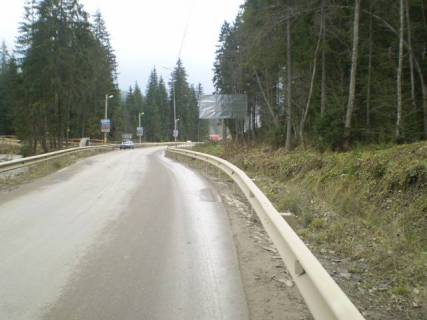 Білборд, Бігборд (Борд)  A у Буковелі, 3x6  Траса Н-09 Мукачево-Львів, дорога від Буковеля до Івано-Франківська (с.Поляниця), біля садиби "Ра", 300 м від Буковеля, напрямок руху на Івано-Франківськ Фото 1