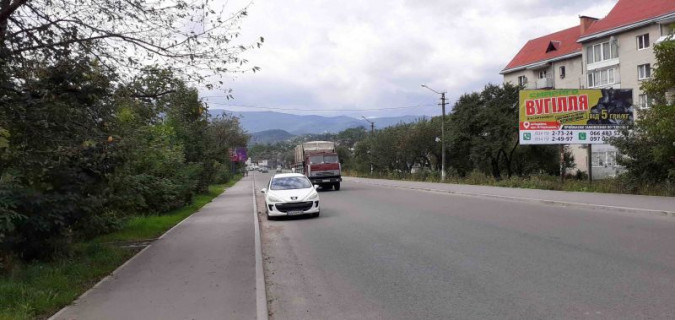 Билборд A в Яремче, 3x6  Траса Н-09 Мукачево-Львів, центр міста, Свободи, багатоквартирний масив, пожежна, напрямок руху на Буковель фото 1