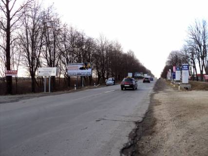 Билборд B в Буковеле Калуське шосе (Демянів Лаз), мережа шинних ценрів VIANOR, автосалони Alfa Romeo, Bogdan, BYD, Chevrolet, Fiat, Hyundai, Kia, Subaru, Uz-Daewoo, напрямок руху зі сторони вул.Галицька в напрямку м.Калуш  фото 1