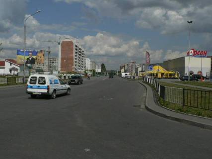 Билборд B в Буковеле Миколайчука ТЦ Арсен (навпроти головного входу), Епіцентр, напрямок руху зі сторони вул.Івасюка, Миру в напрямку вул.В.Стуса фото 1