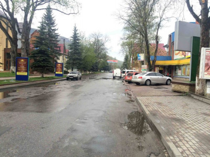 Сітіскролл B у Яремче, 1,2x1,8  Траса Н-09 Мукачево-Львів, Свободи, супермаркет Вопак, напрямок руху на Івано-Франківськ Фото 1