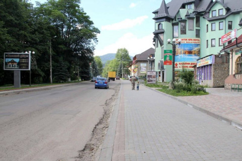 Ситилайт A в Яремче, 1,2x1,8  Траса Н-09 Мукачево-Львів, Свободи, РЕМ, маг. У Галини, напрямок руху на Буковель фото 1