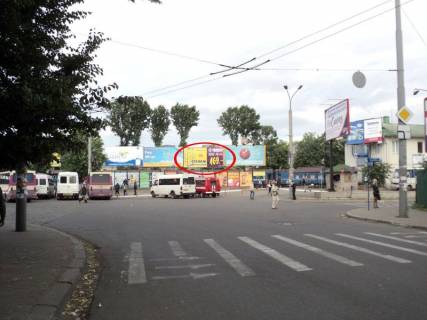 Билборд A в Буковеле Привокзальна, при вході до перону праворуч від залізничного вокзалу п`ятий зліва, автостанція регіонального значення (вул.Гаркуші, Залізнична) фото 1