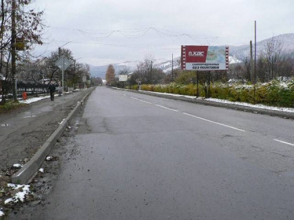 Билборд A в Яремче, 3x6  Траса Н-09 Мукачево-Львів, центр міста, Свободи, АЗС УкрНафта, автовокзал,  напрямок руху на Івано-Франківськ фото 1
