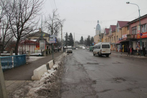 Нестандарт B в Надворной, 1,4x0,9  Чорновола, вхід в міський парк, навпроти Старого Побуту, напрямок руху на Яремче, Буковель фото 1