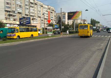 Билборд B в Луцке пр.Соборності, розділова смуга від ринку "Північний" до маг."Троянда" (поряд маг."Троянда", "Приватбанк") фото 1