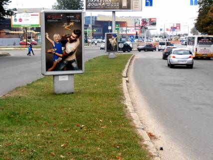 Билборд A в Луцке пр.Соборності, розділова смуга від ТК "Аверс" до гіпермаркету "Там Там" (зупинка перед поворотом на вул. Чорновола) фото 1