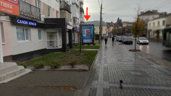 Билборд B в Луцке, 1,8х1,2  вул. Винниченка, 16 в напрямку до ЦУМа  Б ст  фото 1