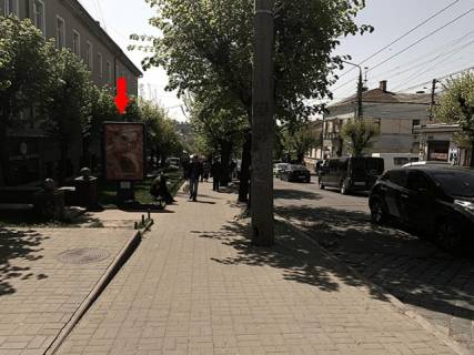 Ситилайт B в Черновцах, 1.2*1.8  Сітілайт вул.Героїв Майдану (Червоноармійська) (біля ЦНАП) фото 1