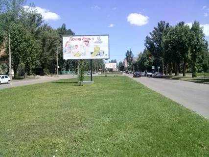 Білборд, Бігборд (Борд)  A у Кривому Розі вул. О. Васякіна, 17 розділювач. напрямок до пр. Гагаріна Фото 1