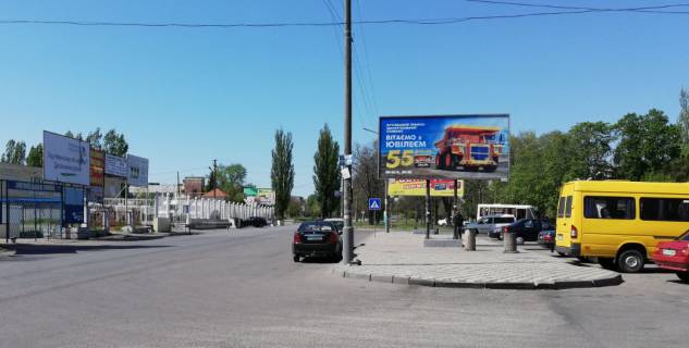 Билборд A в Кривом Роге Гірників вул. (кол. 50-річчя Жовтня), 38, мкр-н Інгулець ,Автовокзал, Ринок, . За поворотом. Навпроти Автовокзалу. Широкий огляд з усіх точок. фото 1