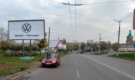 Билборд B в Кривом Роге мкн-н 5-й Зарічний,25 ТРК Терра, маг Варус, велика кількість торг.точок. Напрямок руху до Свободи пл (пл. 129 кварталу) фото 1