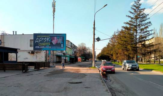 Білборд, Бігборд (Борд)  B у Кривому Розі перехрестя Федора Караманиць вул. (кол. Ватутіна), 52 та  вул. Грибоїдова, напрямок до 44 кварталу Фото 1