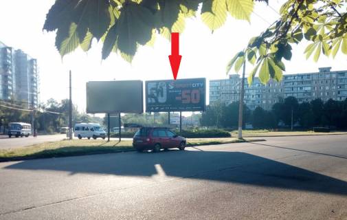 Билборд A в Кривом Роге Федора Караманиць вул. (кол. Ватутіна), 53 зупинка "Свободи пл (пл. 129 кварталу)", напрямок руху до  мк-н 5-й Зарічний фото 1