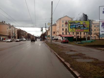 Билборд A в Кривом Роге перехрестя  вул. Електричної та вул. Сержанта Рзянкіна. КРЕС. Напрямок руху до Піонеру. Широкий огляд площі через проспект та з зупинок міського транспорту. фото 1