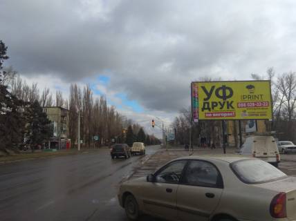 Билборд A в Кривом Роге перехрестя Олександра Васякіна вул. (кол. Будьонного) та вул. Костенко, напрямок руху до вул. Олександра Васякіна фото 1
