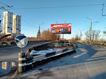 Билборд A в Кривом Роге  м, розділювач, міст, напрямок до 17 кв. Великий трафік транспорту у північні райони міста та ПівнГЗК фото 1