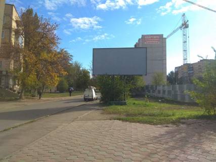 Билборд A в Кривом Роге Вул.Співдружньосі, 72 м-н Ювілейна,  Напрямок руху від Співдружньості до Ювілейної. фото 1