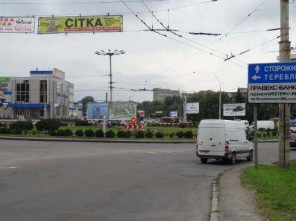 Билборд A в Черновцах, 3x6  Незалежності пр / Героїв Майдану вул. (Червоноармійська), на Облспоживспілку !!! Увага, розір 2850х5850 мм !!! фото 1