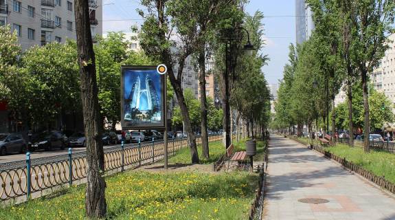 Ситилайт B в Киеве, Сітілайт 1.2х1.8  Лесі Українки бульв.(роздільник) фото 1