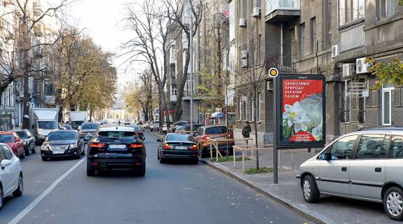 Ситилайт A в Киеве, Сітілайт 1.2х1.8  Інститутська вул. 29-25 фото 1