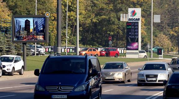 Беклайт B у Києві, Беклайт 2.3х3.14  Миколи Міхновського (Дружби Народів) бул., біля АЗС Фото 1