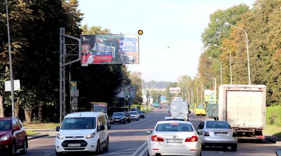 Билборд B в Львове, Щит 3x6  Липинського вул, 54, в центр фото 1