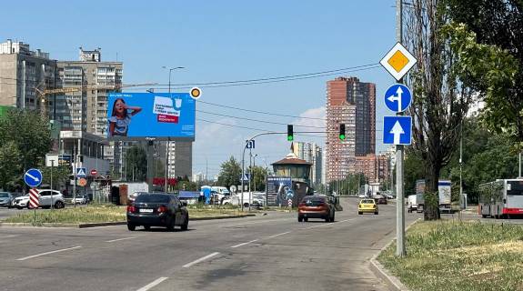 Видеоборд A в Киеве, Цифра 3х6  Ревуцького вул., 22, роздільник, в напрямку до Тростянецької вул. - 490740 фото 1