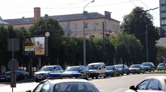 Беклайт B у Львові, Беклайт 2.3х3.14  Чорновола В. пр., 6, в центр, ТЦ Форум Фото 2