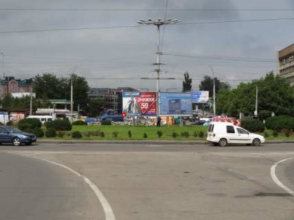 Билборд A в Черновцах, 3x6  Незалежності пр / Героїв Майдану вул. (Червоноармійська), на ТЦ СІЛЬПО !!! Увага, розір 2850х5850 мм !!! фото 1