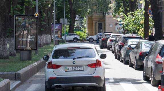 Сiтiлайт A у Києві, Сітілайт 1.2х1.8  Липська вул. роздільник Фото 1