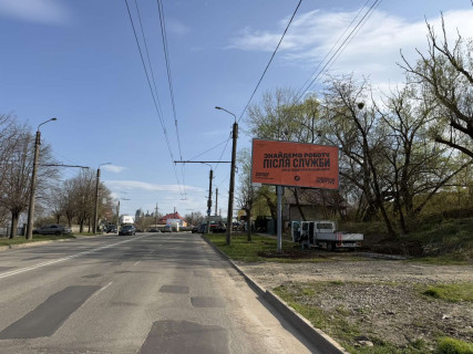 Білборд, Бігборд (Борд)  A у Чернівцях, Щит 3x6  Героїв Майдану (Червоноармійська) вул., в напрямку до Яблунівської вул., Південно-Кільцевої вул. Фото 1