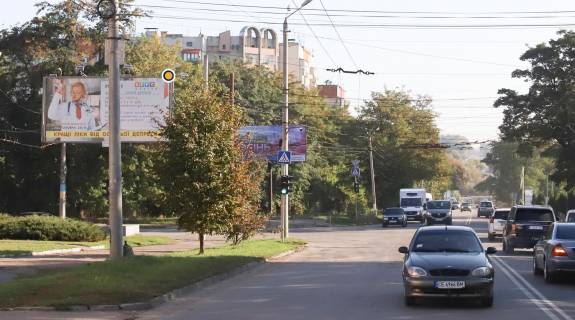 Билборд B в Черновцах, Щит 3x6  Головна вул. / Південно-Кільцева вул., з Південно-Кільцевої, до центру фото 1