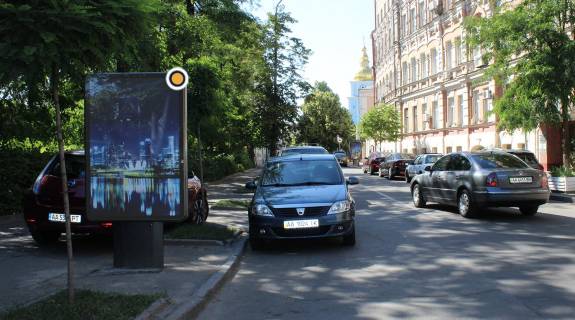 Сiтiлайт B у Києві, Сітілайт 1.2х1.8  Трьохсвятительска вул. 9 Фото 1