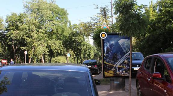 Сiтiлайт A у Києві, Сітілайт 1.2х1.8  Трьохсвятительска вул. 9 Фото 1