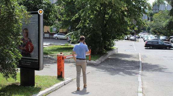 Сiтiлайт B у Києві, Сітілайт 1.2х1.8  Тарасівська вул. 15а Фото 1